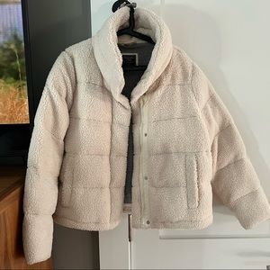 Abercrombie and fitch off white faux fur puffer coat size XL